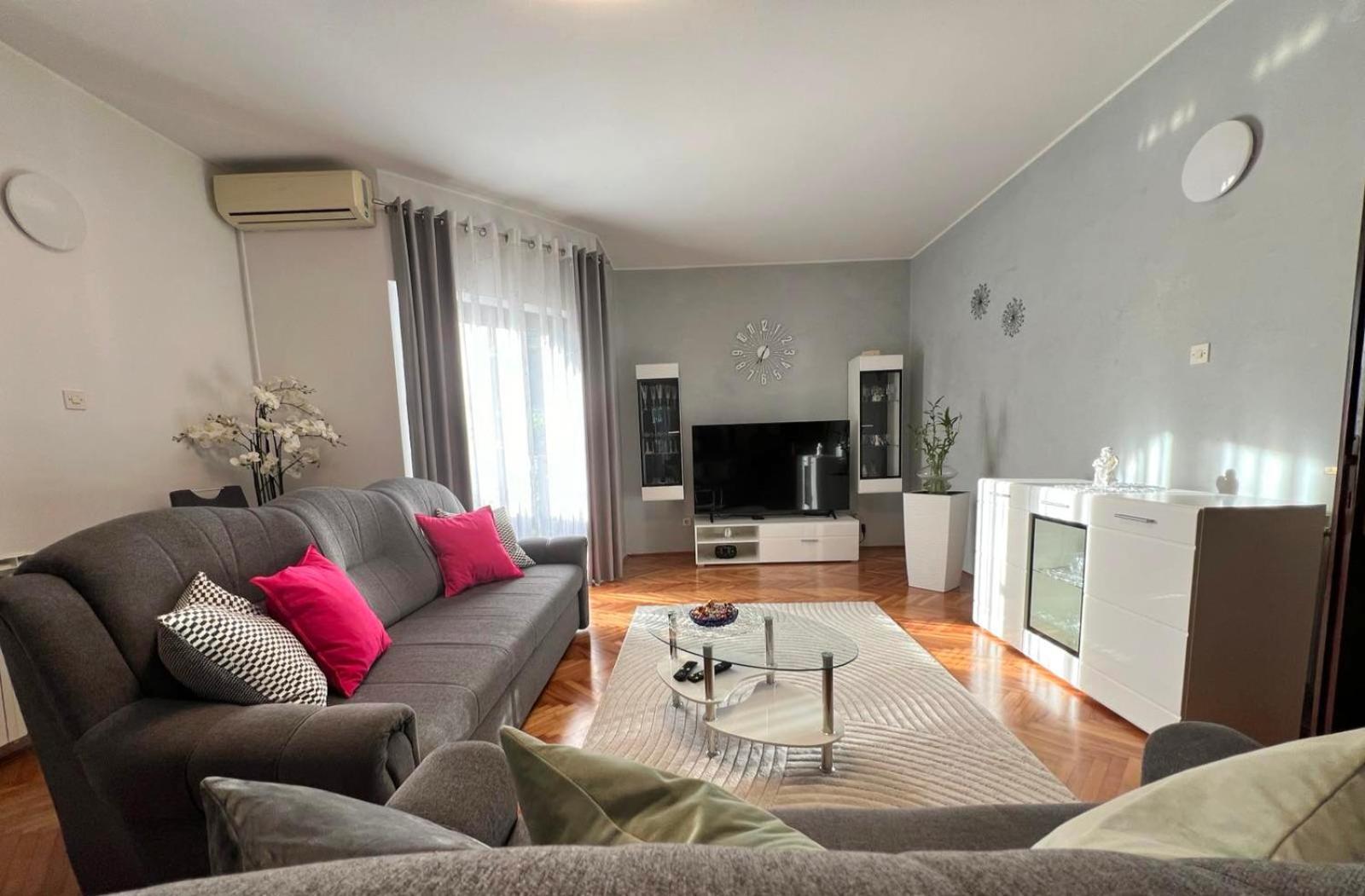 Apartment Tigo - 2 Bedrooms, 2 Bathrooms, Terrace And Big Garden Fazana Exterior photo